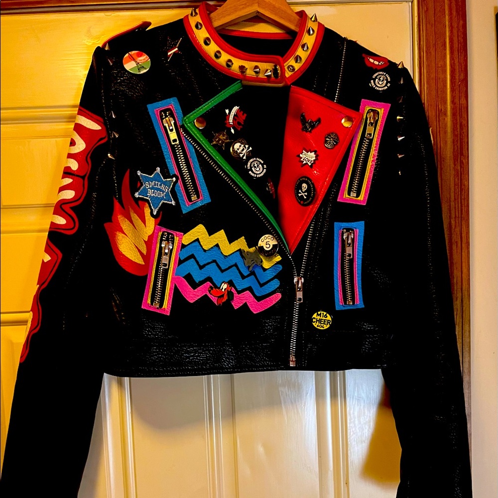 Form fitted leather cropped jacket